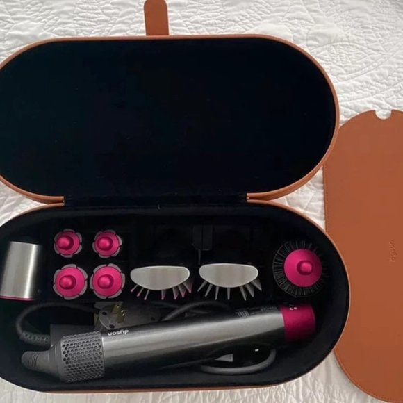 New in BOX Dyson Airwrap complete set - Picture 5 of 5